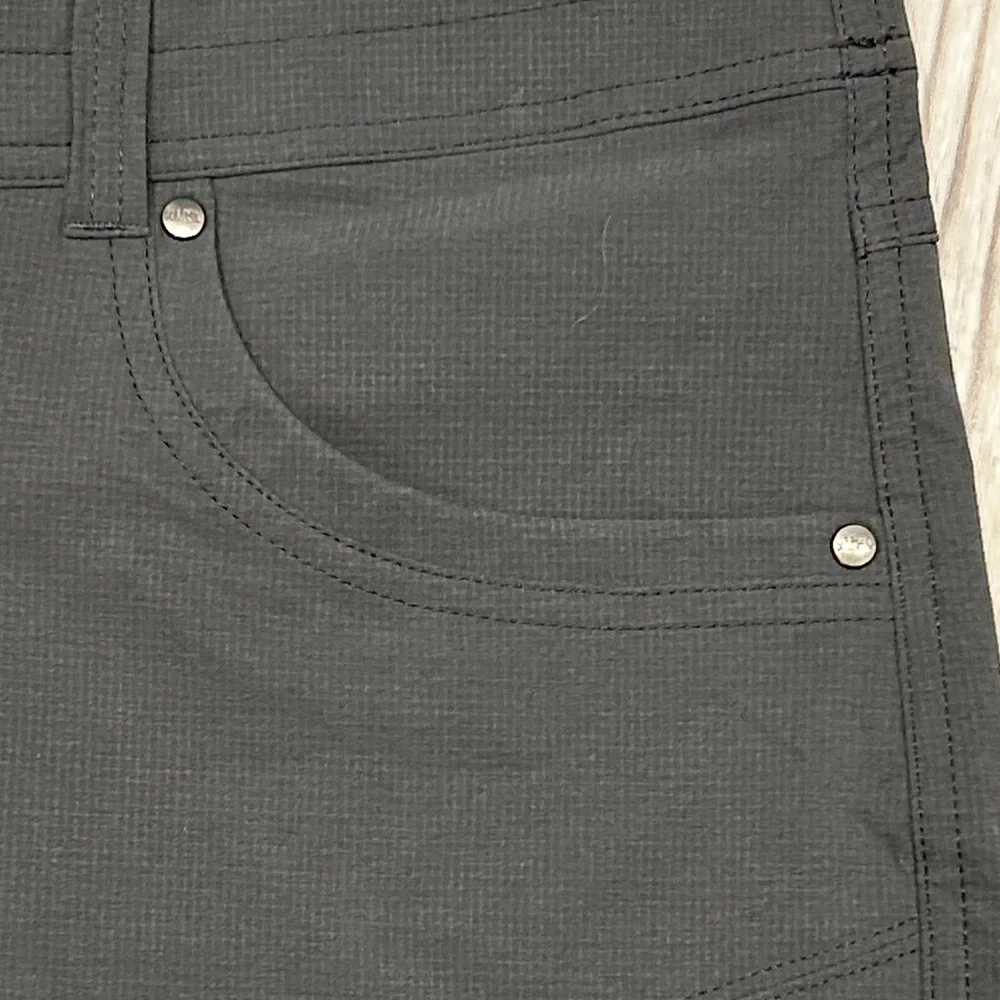 Kuhl Black/Gray 108846 Men's Flat Front Cargo Shorts 8” Hiking-Preowned - Picture 4 of 7
